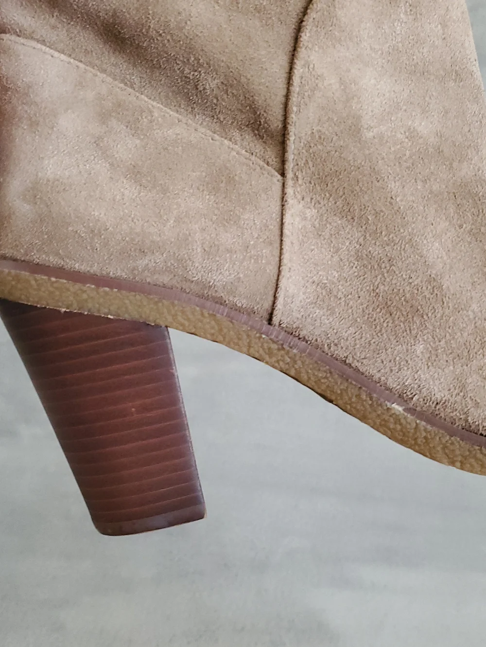 🆕️ VINCE CAMUTO Parka Slouch Suede Stacked Wooden Block Ankle Boots SIZE: 10M